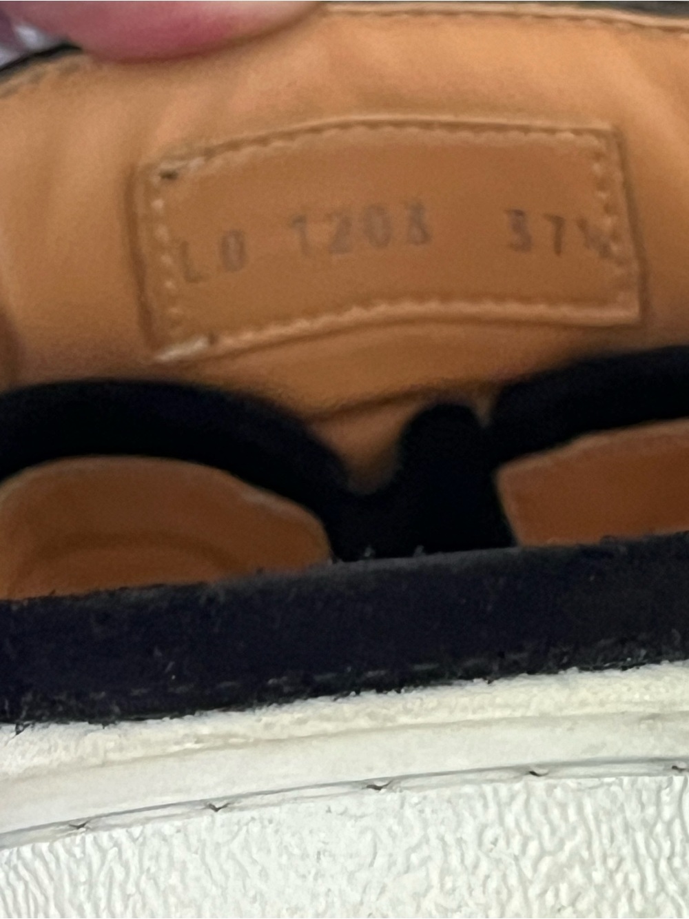 Louis Vuitton sneakers - Picture 4 of 10